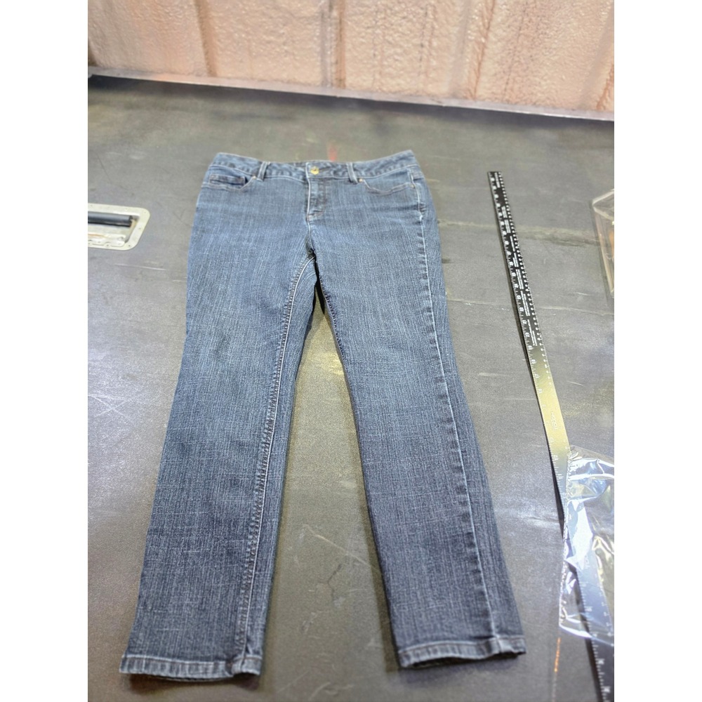 Liz Claiborne Active Slim Straight Classic Leg Jeans Dark Wash Blue Denim Size 8